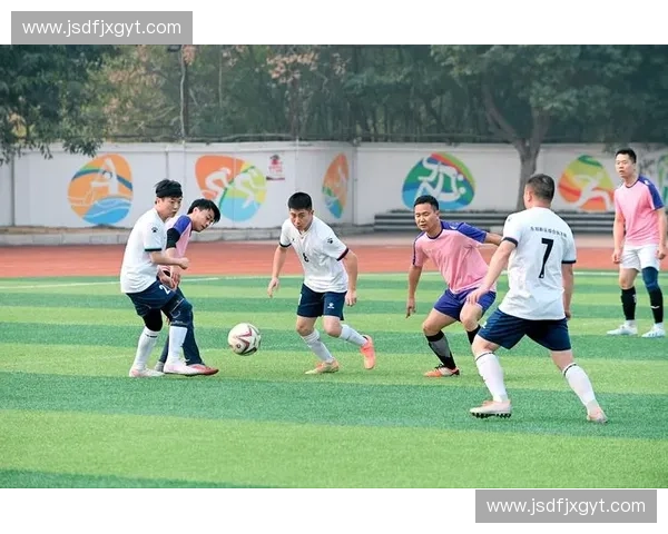 广州足球联赛激战正酣展现城市激情推动全民健身新风尚